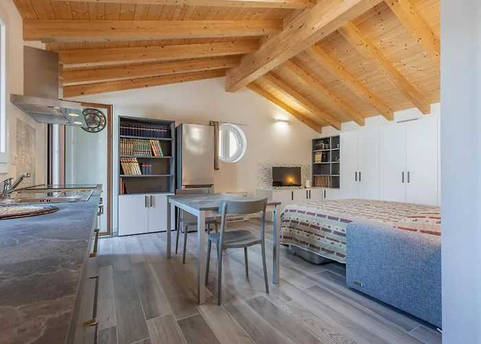 Guesthost - Casa Maserati - Lovely & Comfortable