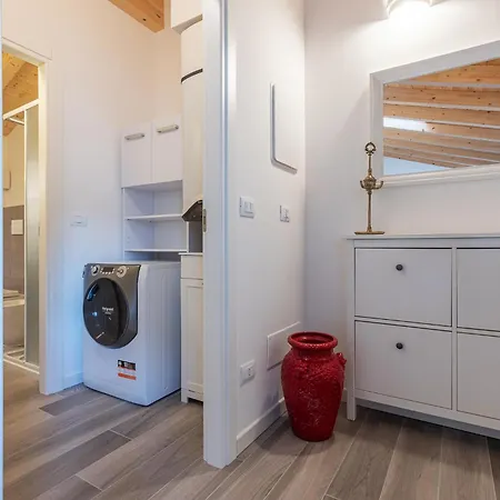 Guesthost - Casa Maserati - Lovely & Comfortable Apartamento