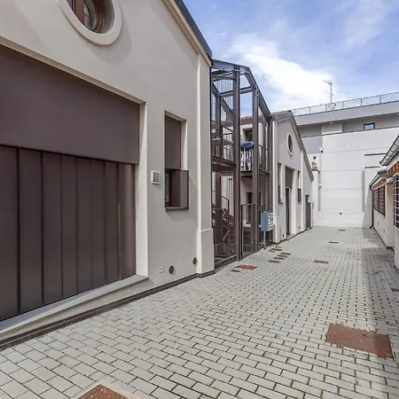 Apartamento Guesthost - Casa Maserati - Lovely & Comfortable